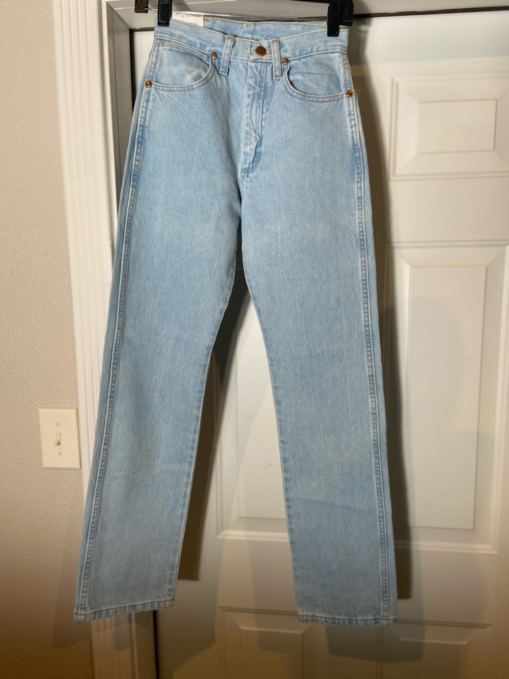 Wrangler~NWT~Cowboy Cut~Narrow Waist~Snug Seat~Slim Thigh~Denim Jeans~Size 3X32